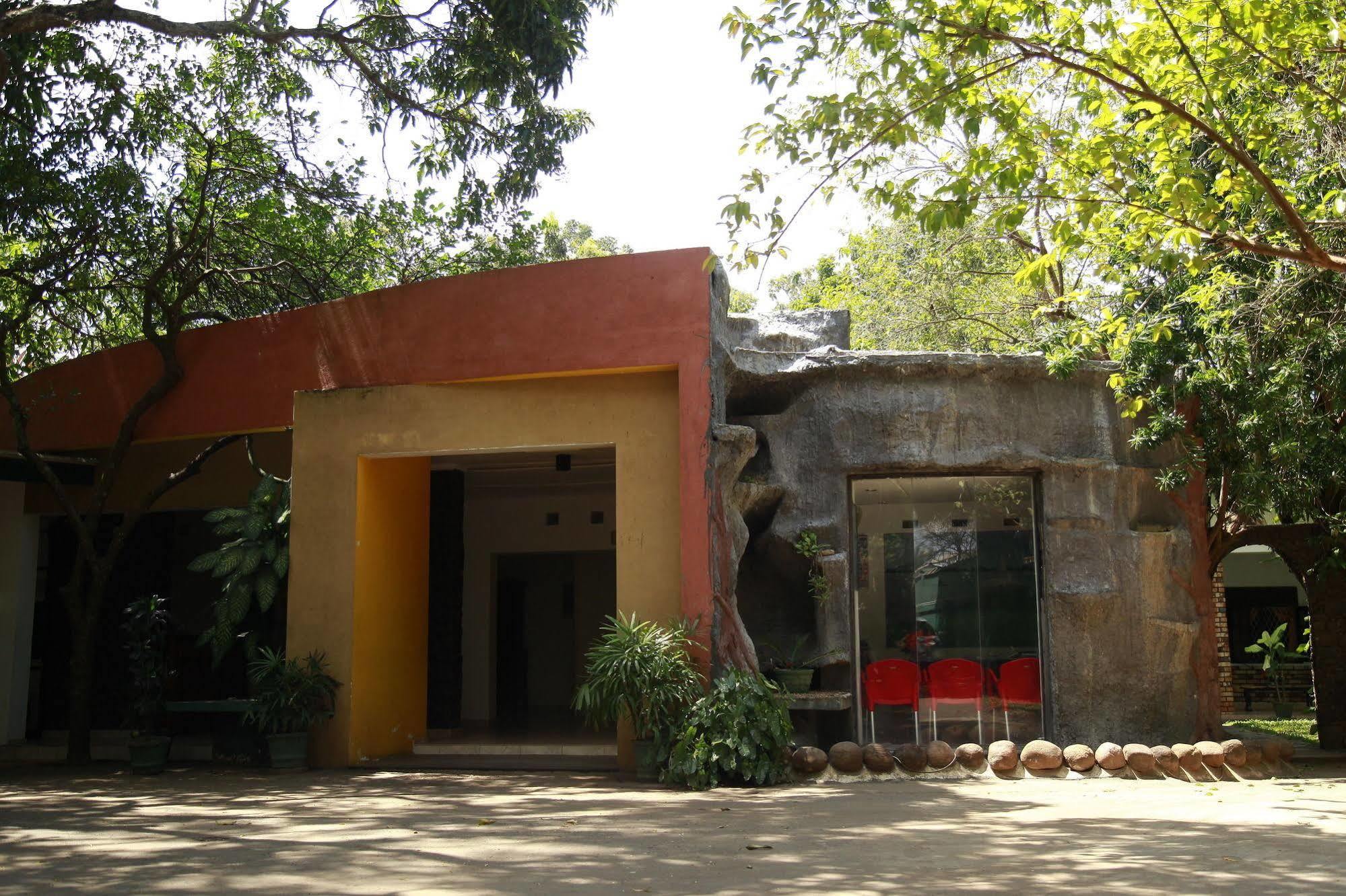 游客休憩小屋酒店 Ponnarankulama 外观 照片